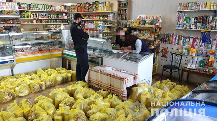 Подкуп избирателей: на Луганщине нашли полный магазин продуктовых наборов
