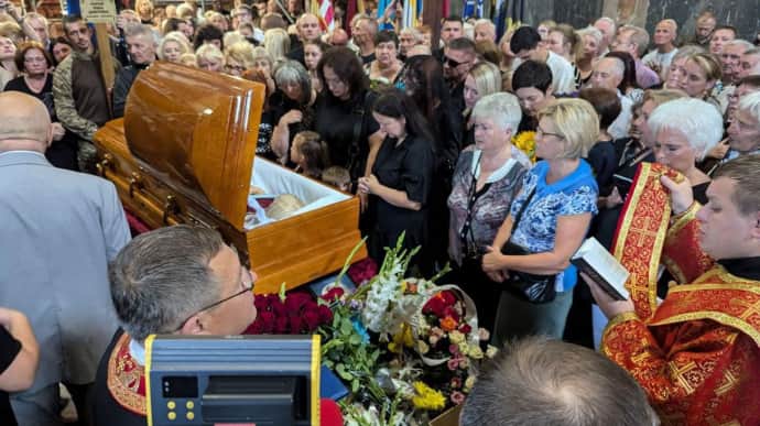 Funeral service for murdered professor Iryna Farion begins in Lviv – photos