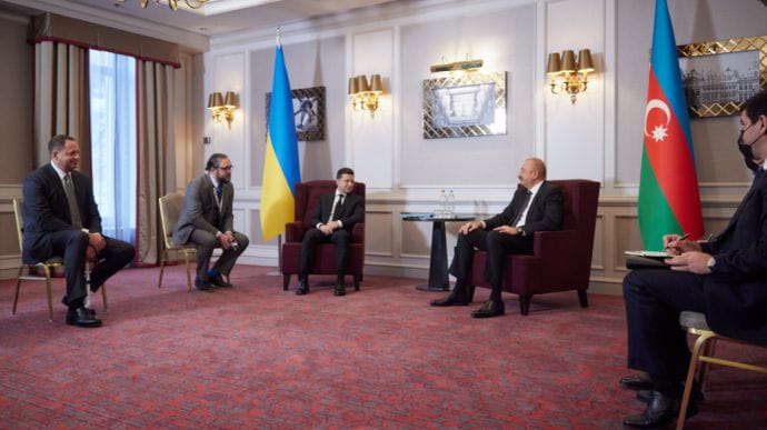 Зеленский предложил Алиеву провести в Киеве совместный саммит с Эрдоганом