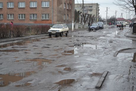 Рава-Руська на Львівщина, дороги після зими розбиті