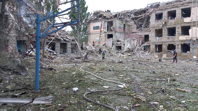 Росіяни вдарили Іскандером по Краматорську, обстріляли школи на Дніпропетровщині – дані ОВА