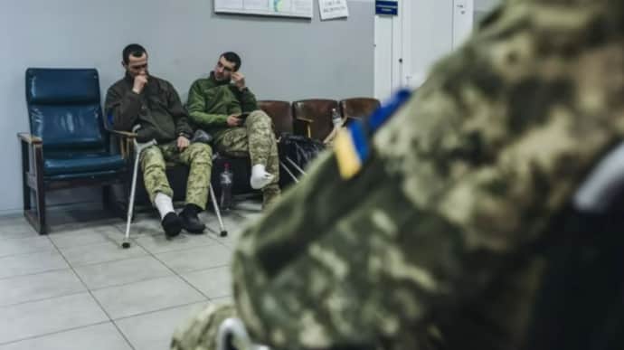 Zelenskyy signs law telling partially fit servicemen to undergo another medical examination