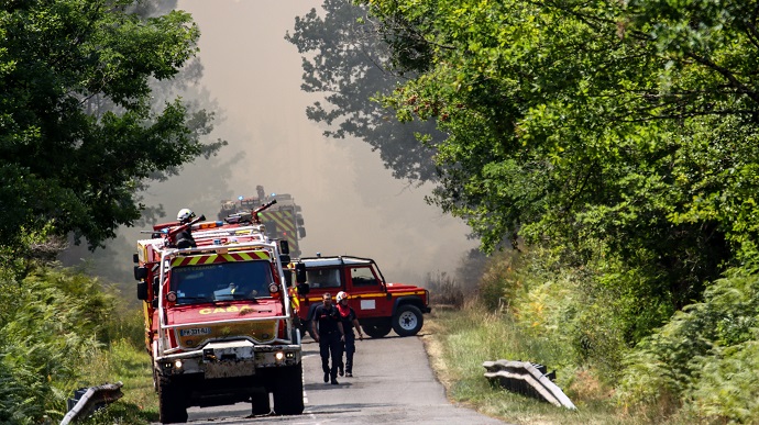 Францію та Іспанію охопили лісові пожежі – тисячі евакуйованих і сотні померлих