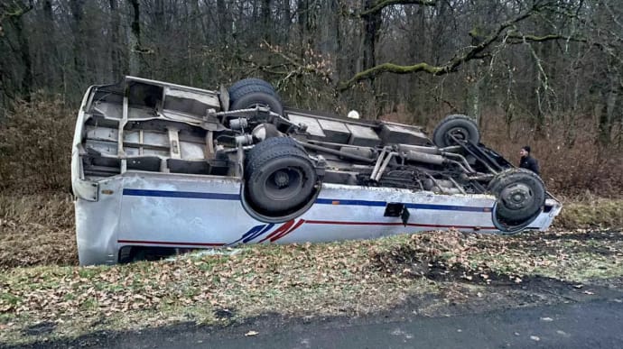 На Закарпатье перевернулся автобус: 9 из 25 пассажиров попали в больницу