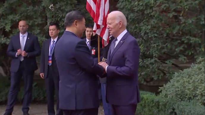 US President begins meeting with Chinese leader in San Francisco ...