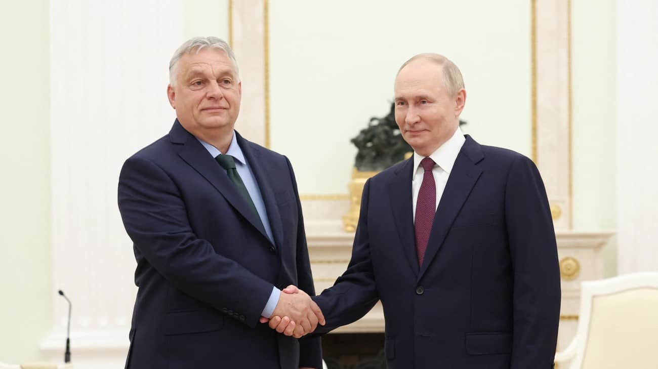 Orb&#225;n calls Putin "fair partner", says "Hungarians can benefit from him"