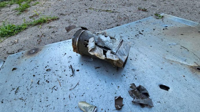 Russians hit Kherson hospital with rocket artillery in morning – photos