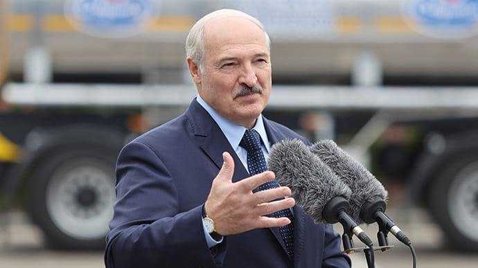 Лукашенко пов'язав символіку протестів з Гітлером