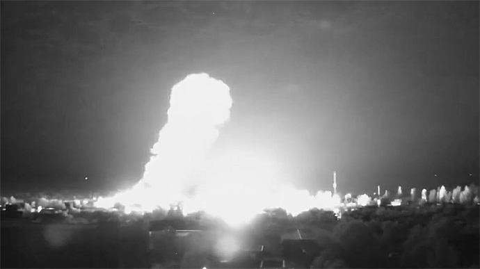 Росіяни вдарили ракетами по Миколаєву: спалили склад із тисячами тонн продуктів