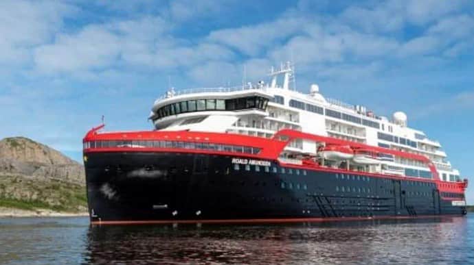 МИД выясняет, есть ли украинцы на норвежском лайнере, где произошла вспышка коронавируса