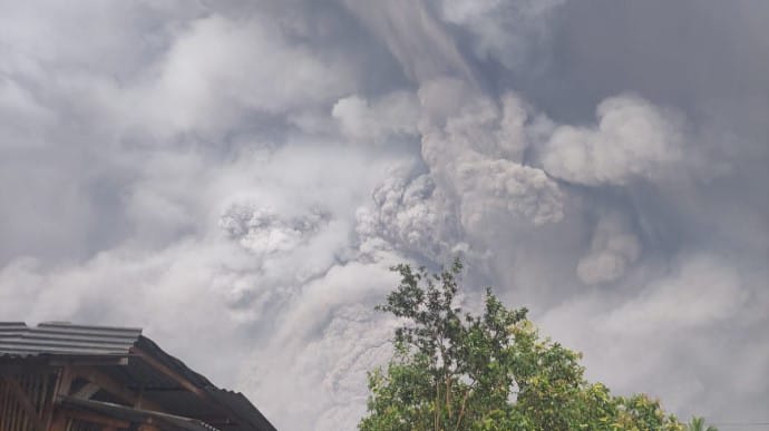 В Індонезії вивергнувся вулкан