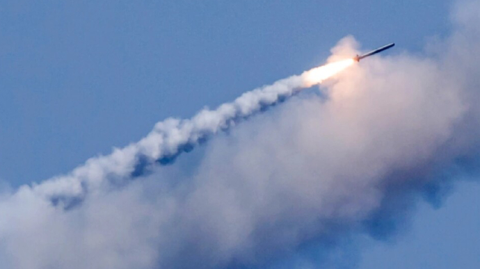 Над Киевом сбили четыре ракеты и пять Шахедов