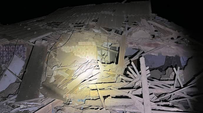 Обломки Шахеда упали на многоэтажку в Кривом Роге, вспыхнул пожар − ОВА