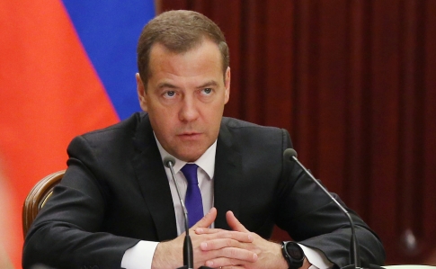 Под санкции попадут украинские товары и сотни украинцев - Медведев
