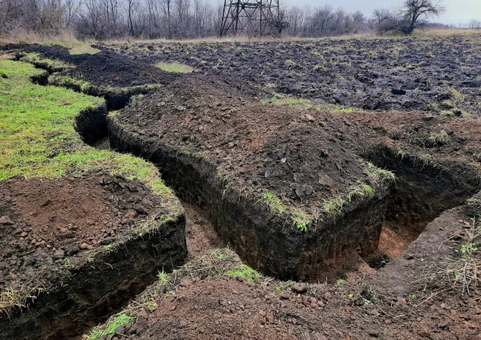 Anton Filatov: We are standing near the trench. Something rumbles nearby.
/p
pThe guards report that large-sized equipment is moving across the field. A man comes out of it and walks directly towards us. A man approaches and gestures that he wants to tell us something...
/p
pA few hours later, this man finished ploughing the field close to the trench. 