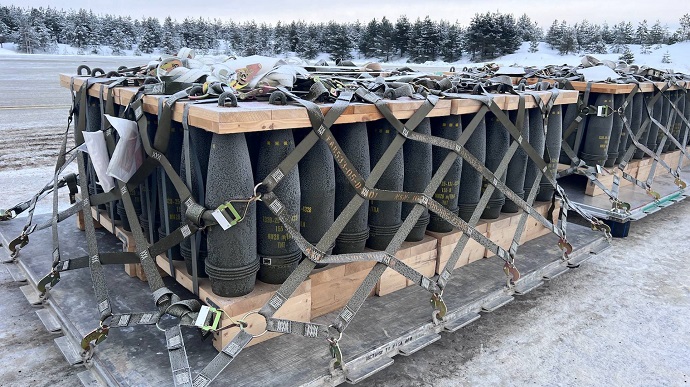 Norway hands over 10,000 artillery shells to Ukraine