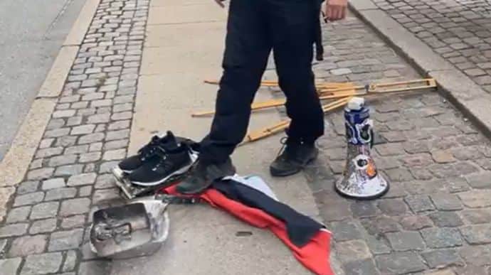 Розтоптали й спалили Коран: у Данії провели протест перед посольством Іраку