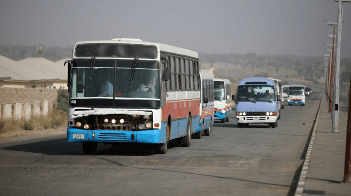 Нигерийские боевики подожгли автобус с пассажирами, есть погибшие