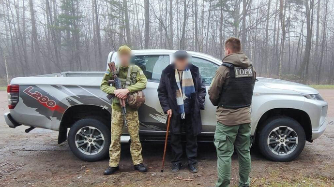 Збирав інформацію про ЗСУ і намагався втекти до Білорусі: на кордоні спіймали шпигуна РФ