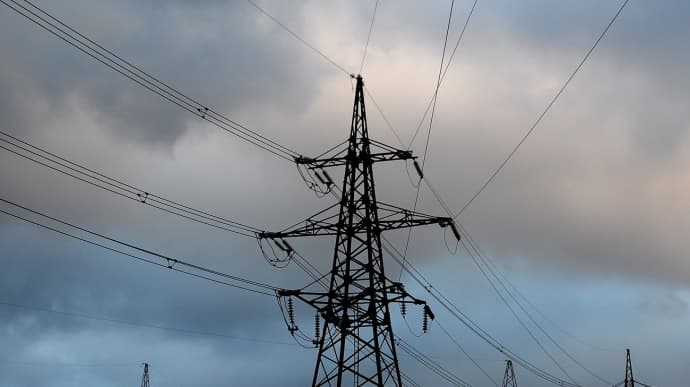 Power supply partially cut off in one town in Khmelnytskyi Oblast due to night attack 