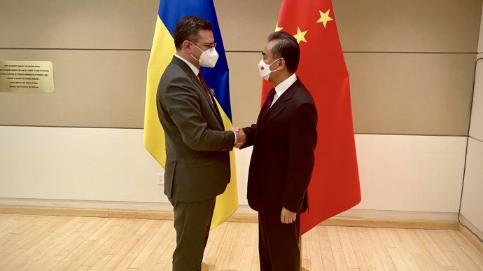 Нынешняя позиция Китая более выгодна Украине, чем России - Кулеба