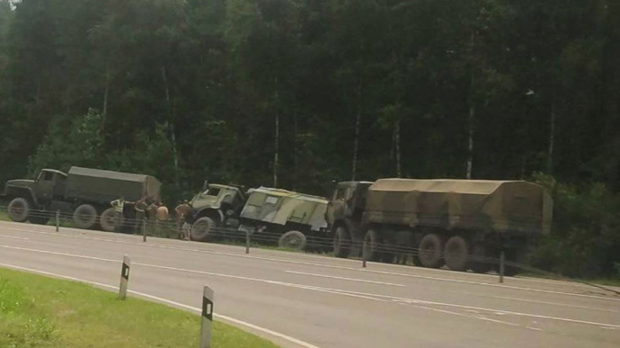 В Беларуси заметили колонну КамАЗов российской армии