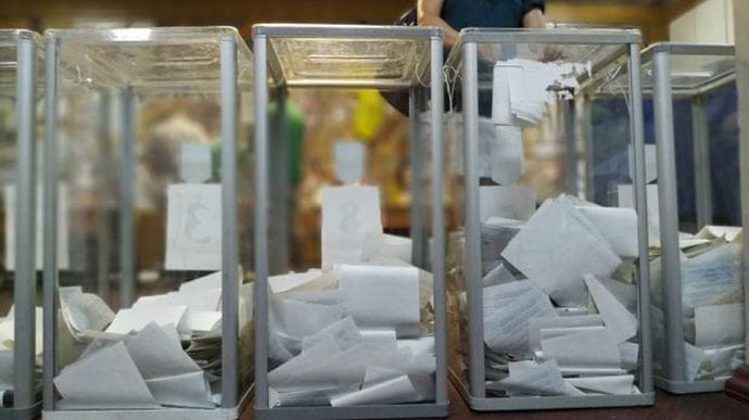 Выборы в Раду: На 208-м округе уже у 3 кандидатов из 13 одинаковая фамилия