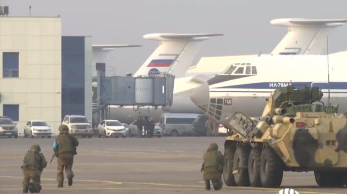 РФ продовжує вводити війська у Казахстан, ті вже взяли під контроль стратегічні об'єкти