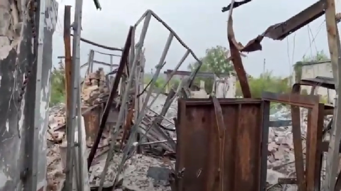 Луганщина: нацгвардійці показали, як виглядає зруйнована росіянами Білогорівка