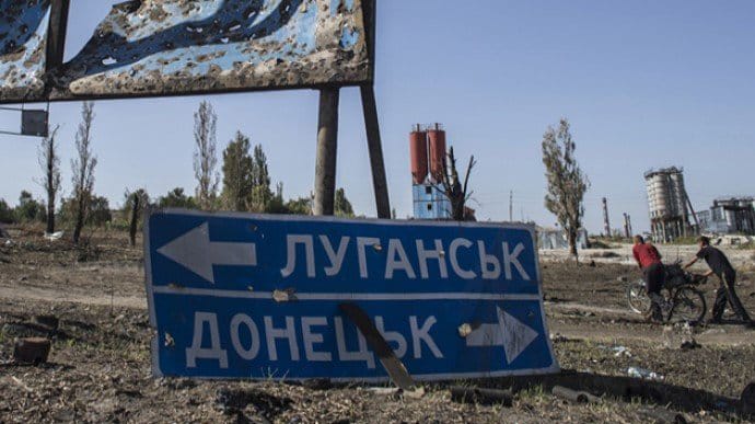 Кулеба допускает, что переговоры по Донбассу могут перенести из Минска