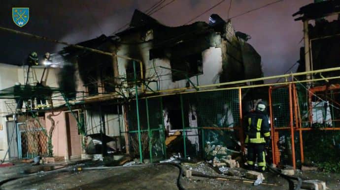 Ночная атака: в Херсоне повреждены ТЦ и дома, в Одессе – новостройка, есть погибшие и раненые