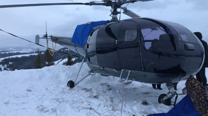 Прикордонники викрили і затримали сучасний гелікоптер контрабандистів: пілота шукають