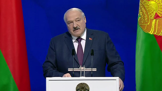 Лукашенко половину свого послання говорив про війну в Україні та необхідність переговорів