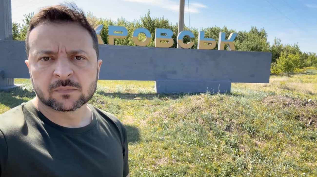 "There will be a separate conversation in Kyiv": Zelenskyy visits Donetsk Oblast and criticises government officials – video