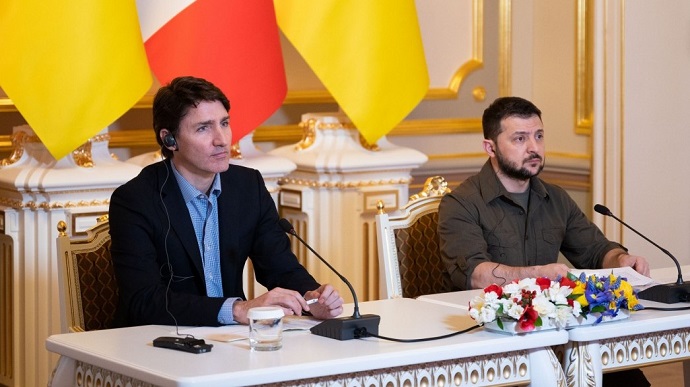 Zelenskyy talks with Trudeau about increasing pressure on Russia