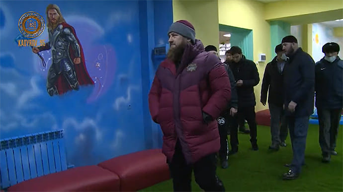 Кадыров приказал уничтожить известных героев комиксов в детском центре 
