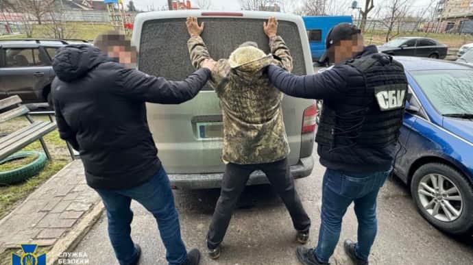 Шпигував за ППО на Кіровоградщині: СБУ затримала ворожого інформатора 