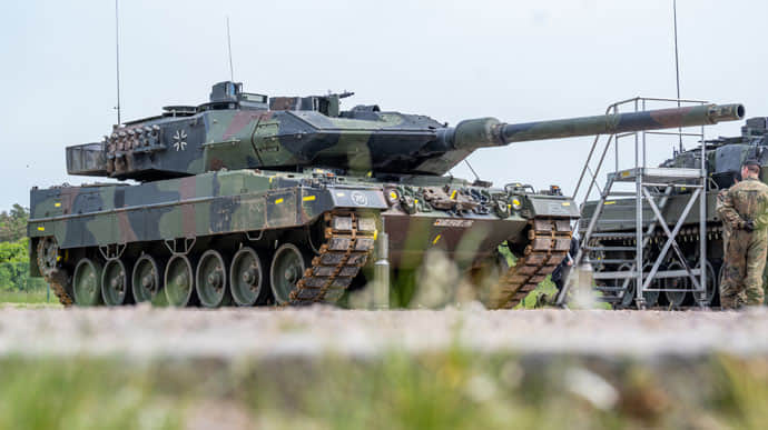 Ukraine asks Germany for more Leopard 2 tanks