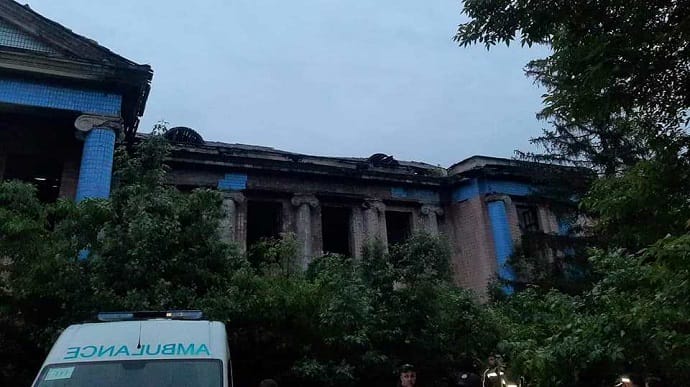 В заброшенном здании на Луганщине погибла несовершеннолетняя девушка