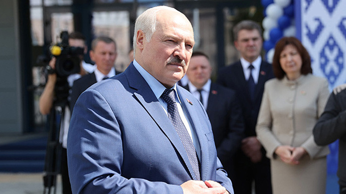 Lukashenko wants each village to give 50 people to his people's militia 