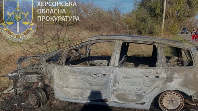 Росіяни вдарили по авто з немовлям під Херсоном: дідусь загинув, за життя матері та дитини борються