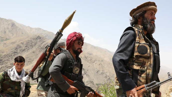 На фоне наступления талибов в Афганистане объявили комендантский час