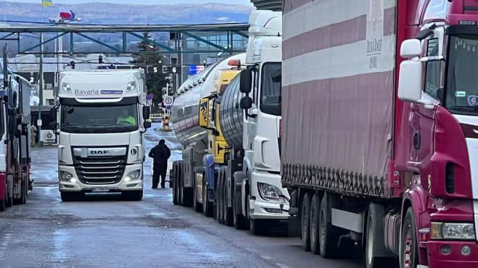 Polish farmers unblock checkpoint on border with Ukraine
