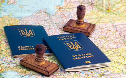 ЕС: Крымчане смогут ехать в ЕС без виз только с биометрическим паспортом Украины