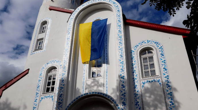 Mariupol: Occupiers burn all books from the library of the Church of Petro Mohyla, including some unique ones