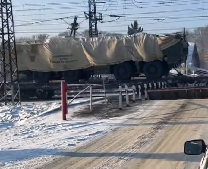 Потяг з військовою технікою у Свердловській області РФ