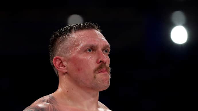 Usyk temporarily suspended from boxing after fight with Fury due to injury