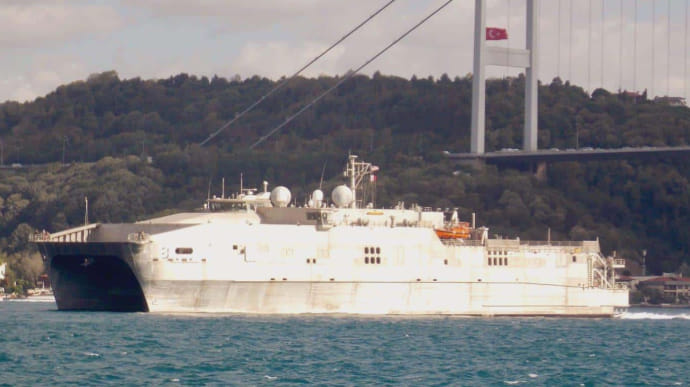 Десантне судно Yuma ВМС США увійшло у Чорне море 