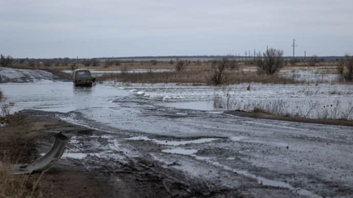 ОВА: Після пошкодження дамби з Курахівського водосховища вже витекло більше третини води