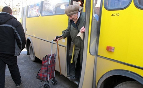 Коронавирус: в Черновцах отменили льготы на проезд, чтобы пенсионеры сидели дома